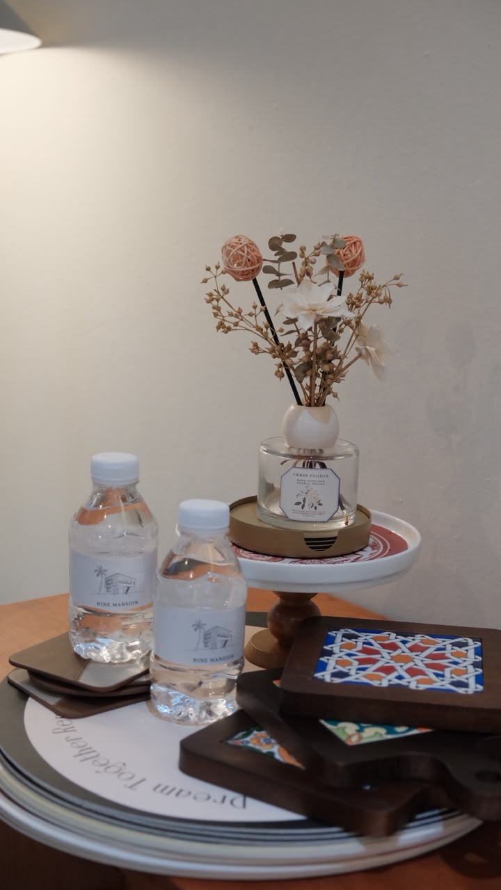 Sideboard details
